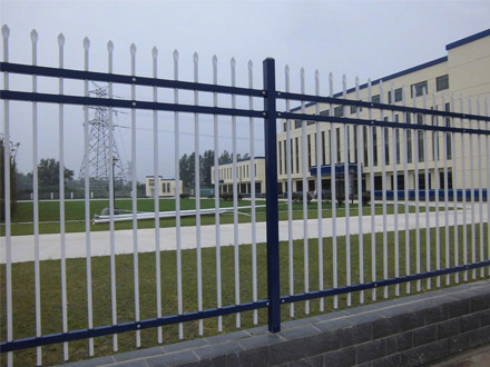 三橫杠鋅鋼護(hù)欄 三橫杠鋅鋼護(hù)欄