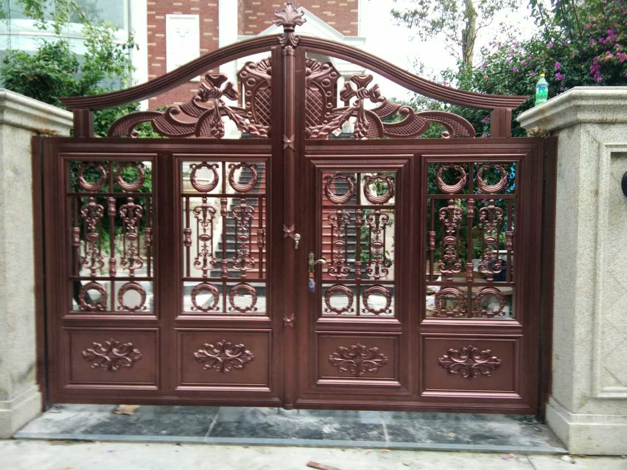 濟南鋁藝大門選安誠,精致耐用