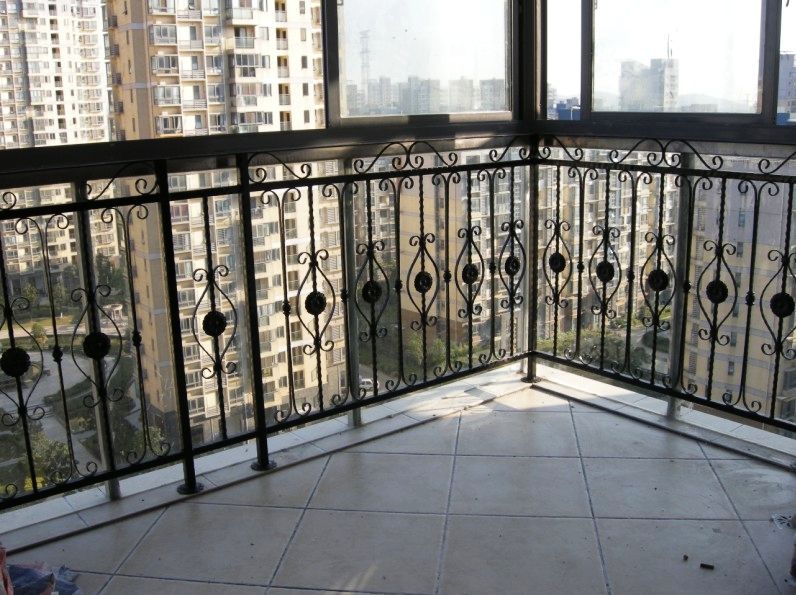 陽(yáng)臺(tái)鐵藝護(hù)欄